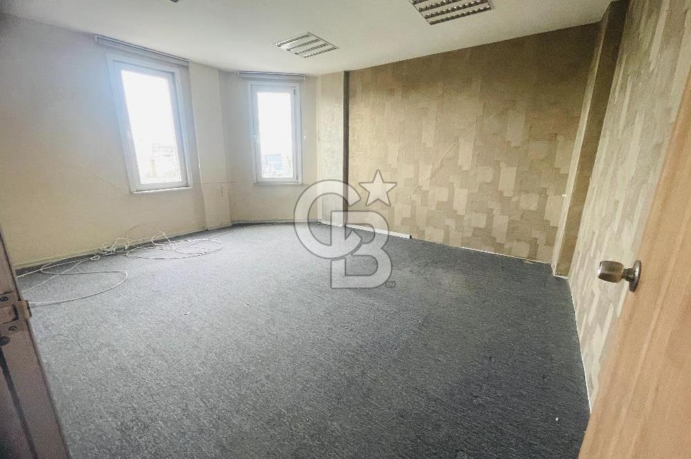 Bostancı Metro da Tabela Değeri Yüksek Kiralık 400 m2 Ofis Katı