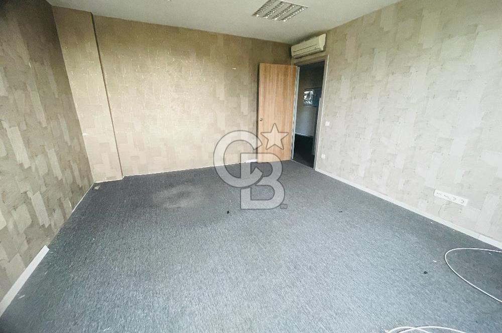 Bostancı Metro da Tabela Değeri Yüksek Kiralık 400 m2 Ofis Katı