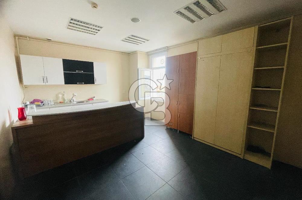 Bostancı Metro da Tabela Değeri Yüksek Kiralık 400 m2 Ofis Katı