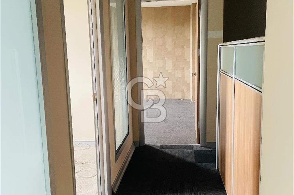Bostancı Metro da Tabela Değeri Yüksek Kiralık 400 m2 Ofis Katı