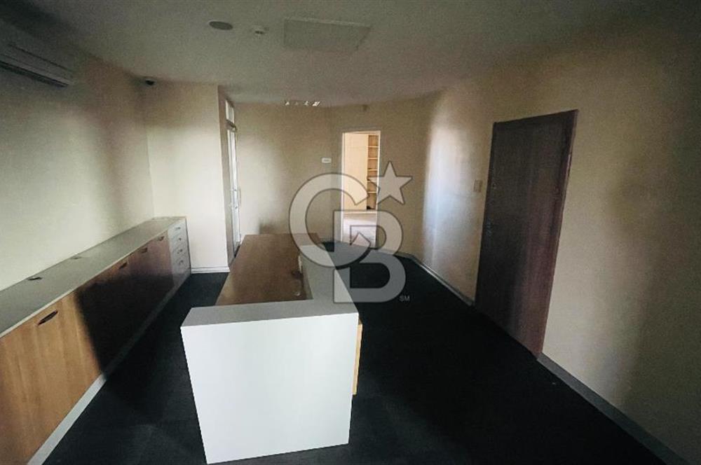 Bostancı Metro da Tabela Değeri Yüksek Kiralık 400 m2 Ofis Katı