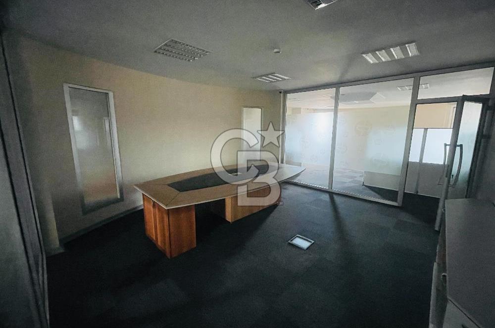 Bostancı Metro da Tabela Değeri Yüksek Kiralık 400 m2 Ofis Katı