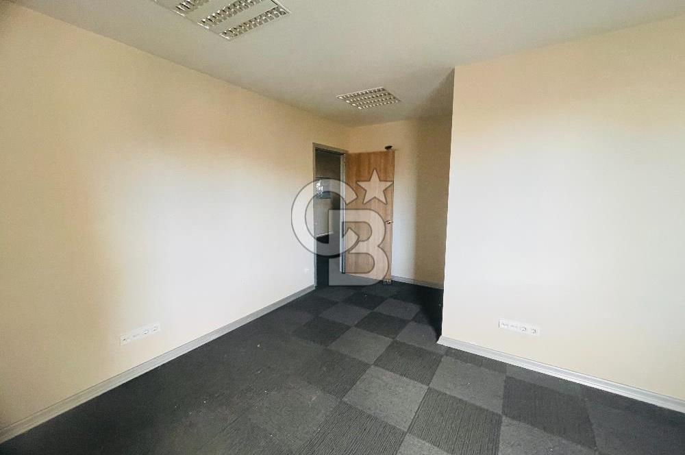Bostancı Metro da Tabela Değeri Yüksek Kiralık 400 m2 Ofis Katı
