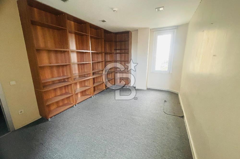 Bostancı Metro da Tabela Değeri Yüksek Kiralık 400 m2 Ofis Katı