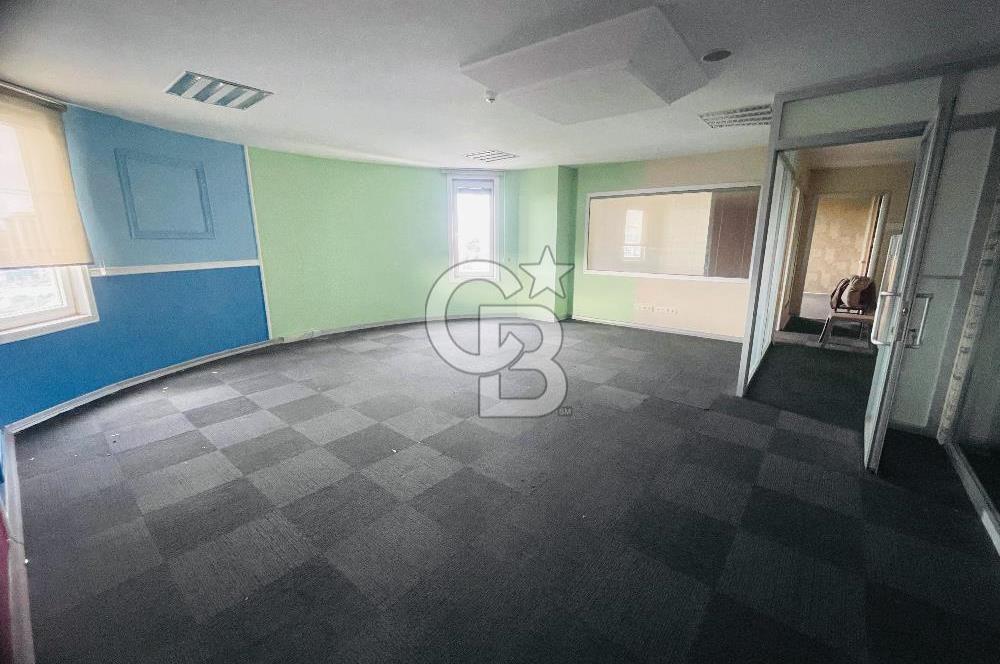 Bostancı Metro da Tabela Değeri Yüksek Kiralık 400 m2 Ofis Katı