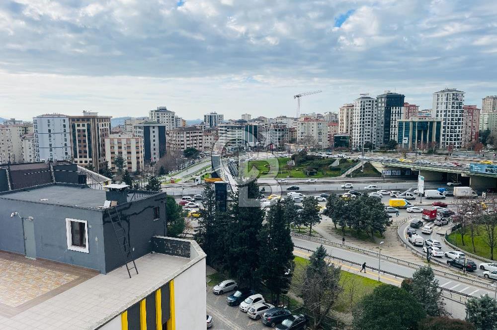 Bostancı Metro da Tabela Değeri Yüksek Kiralık 400 m2 Ofis Katı