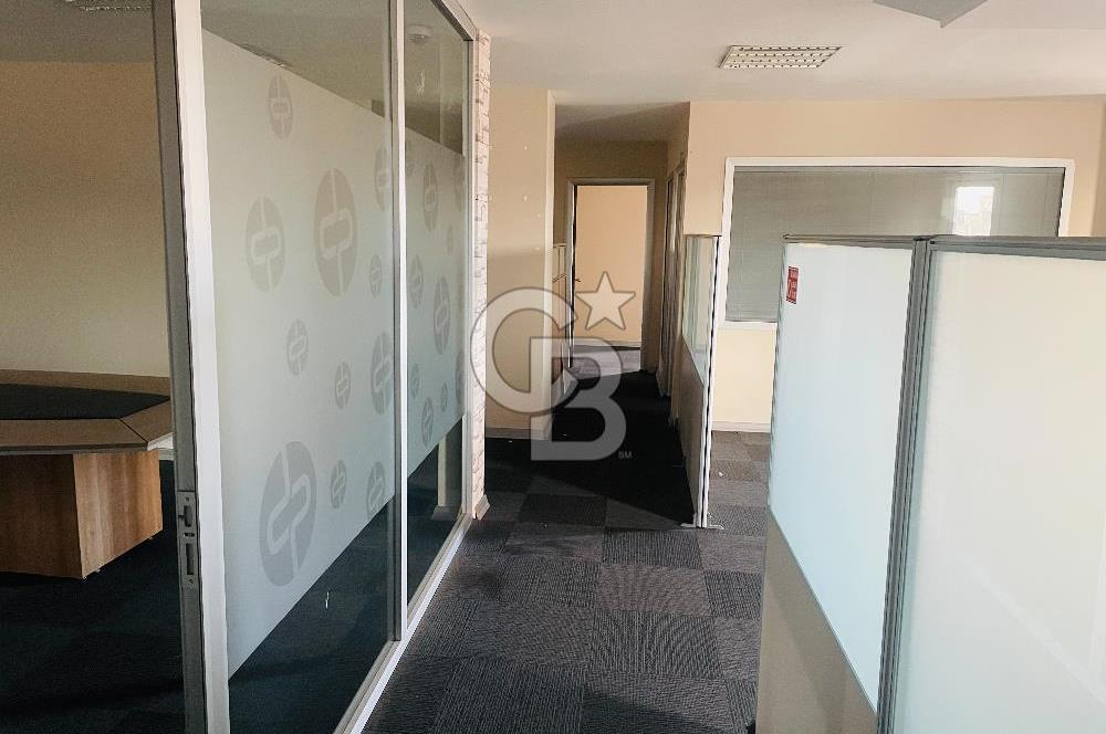 Bostancı Metro da Tabela Değeri Yüksek Kiralık 400 m2 Ofis Katı