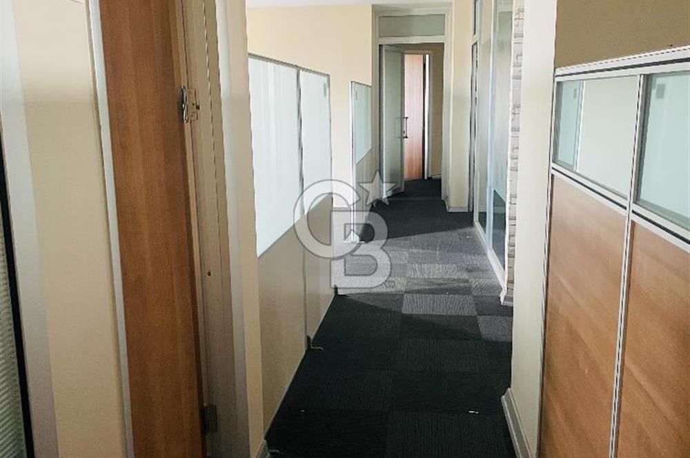 Bostancı Metro da Tabela Değeri Yüksek Kiralık 400 m2 Ofis Katı