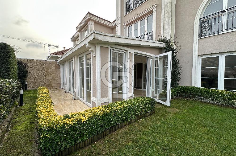 Bahçeşehir Güllü Konakları'da 4+2 Satılık Villa !