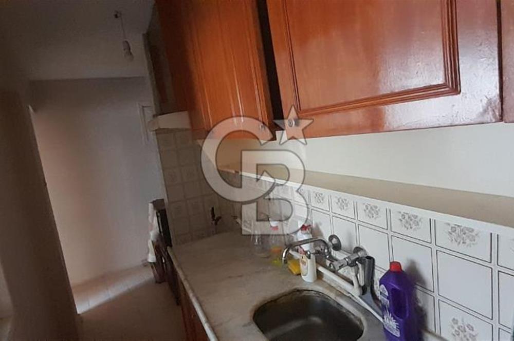 BAYRAKLI FUAT EDİP BAKSİ MAH. 2+1 ZEMİN ÜSTÜ 1.KAT KLASİK DAİRE