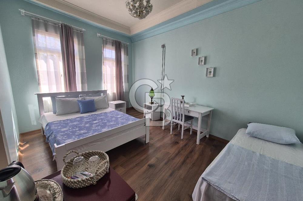 Cb Fark'tan Ayvalık İsmetpaşa'da 5 odalı  Satılık Butik Otel 