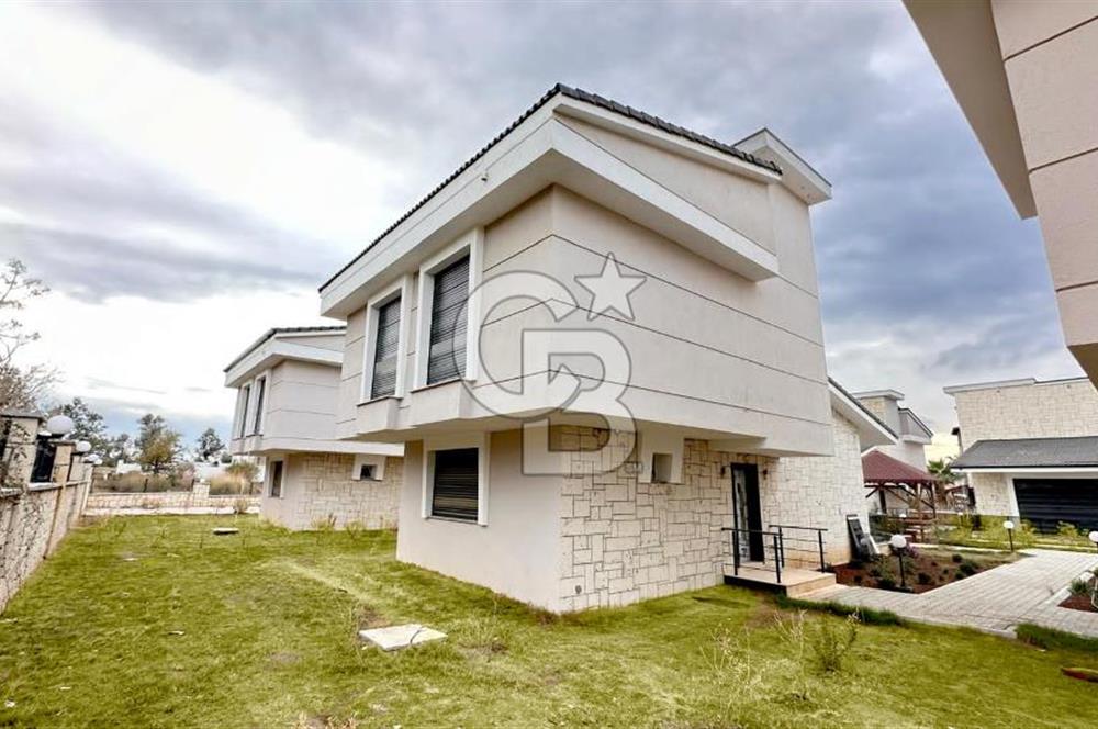 EVONA GAYRİMENKULDEN GENİŞ SATILIK FIRSAT 4+1 VİLLA