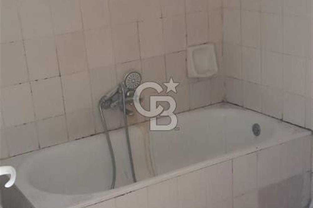 BAYRAKLI FUAT EDİP BAKSİ MAH. 2+1 ZEMİN ÜSTÜ 1.KAT KLASİK DAİRE