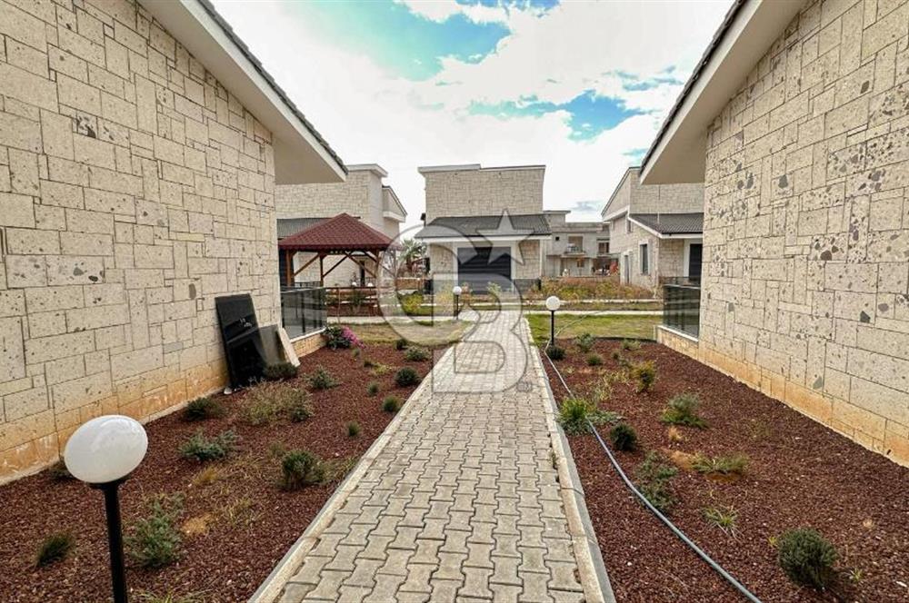 EVONA GAYRİMENKULDEN GENİŞ SATILIK FIRSAT 4+1 VİLLA