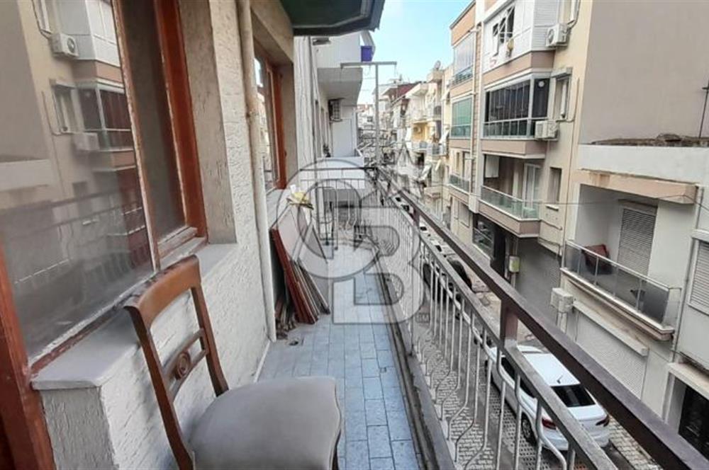 BAYRAKLI FUAT EDİP BAKSİ MAH. 2+1 ZEMİN ÜSTÜ 1.KAT KLASİK DAİRE