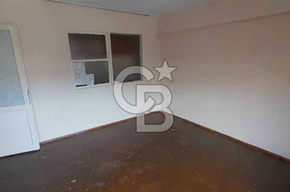 BAYRAKLI FUAT EDİP BAKSİ MAH. 2+1 ZEMİN ÜSTÜ 1.KAT KLASİK DAİRE