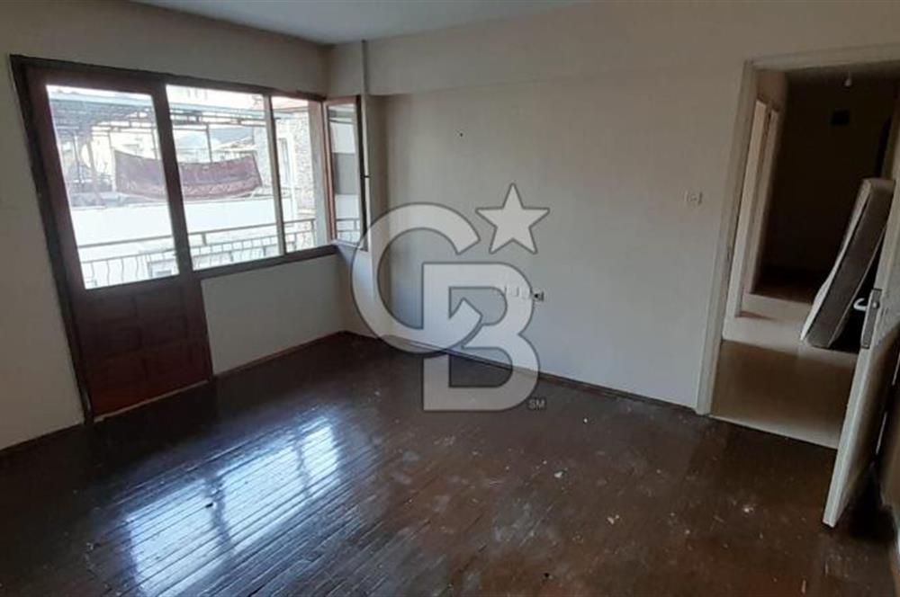 BAYRAKLI FUAT EDİP BAKSİ MAH. 2+1 ZEMİN ÜSTÜ 1.KAT KLASİK DAİRE