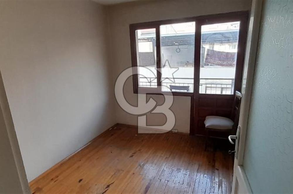 BAYRAKLI FUAT EDİP BAKSİ MAH. 2+1 ZEMİN ÜSTÜ 1.KAT KLASİK DAİRE