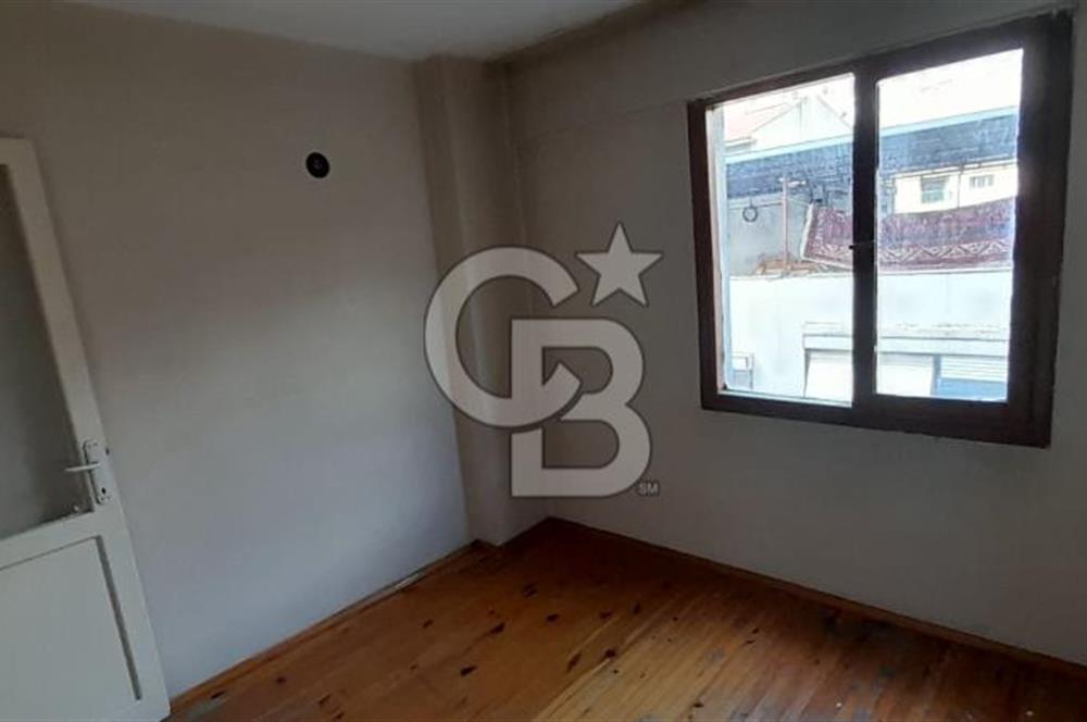 BAYRAKLI FUAT EDİP BAKSİ MAH. 2+1 ZEMİN ÜSTÜ 1.KAT KLASİK DAİRE