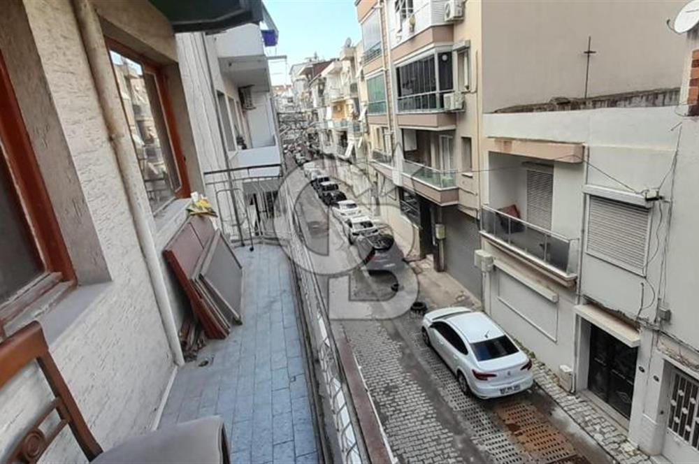 BAYRAKLI FUAT EDİP BAKSİ MAH. 2+1 ZEMİN ÜSTÜ 1.KAT KLASİK DAİRE