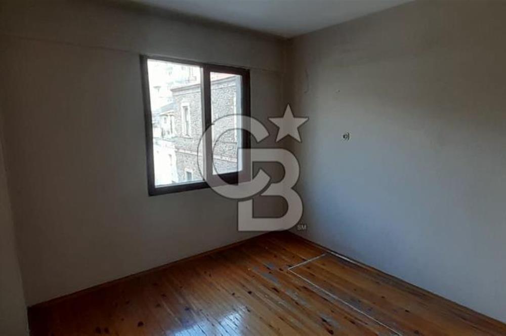 BAYRAKLI FUAT EDİP BAKSİ MAH. 2+1 ZEMİN ÜSTÜ 1.KAT KLASİK DAİRE