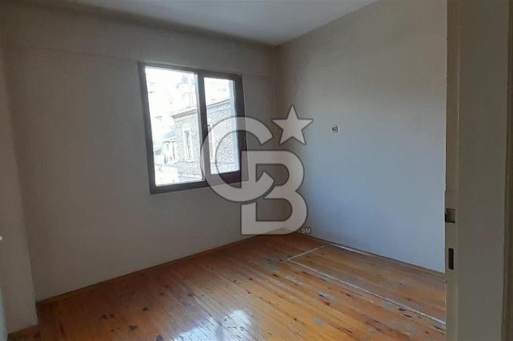 BAYRAKLI FUAT EDİP BAKSİ MAH. 2+1 ZEMİN ÜSTÜ 1.KAT KLASİK DAİRE