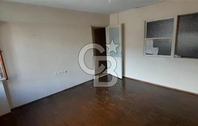 BAYRAKLI FUAT EDİP BAKSİ MAH. 2+1 ZEMİN ÜSTÜ 1.KAT KLASİK DAİRE