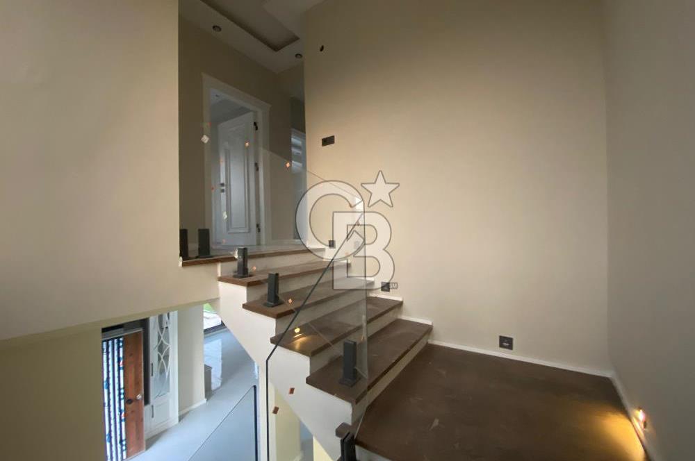 EVONA GAYRİMENKULDEN GÜLBAHÇE'de SATILIK 5+2 HAVUZLU VİLLA