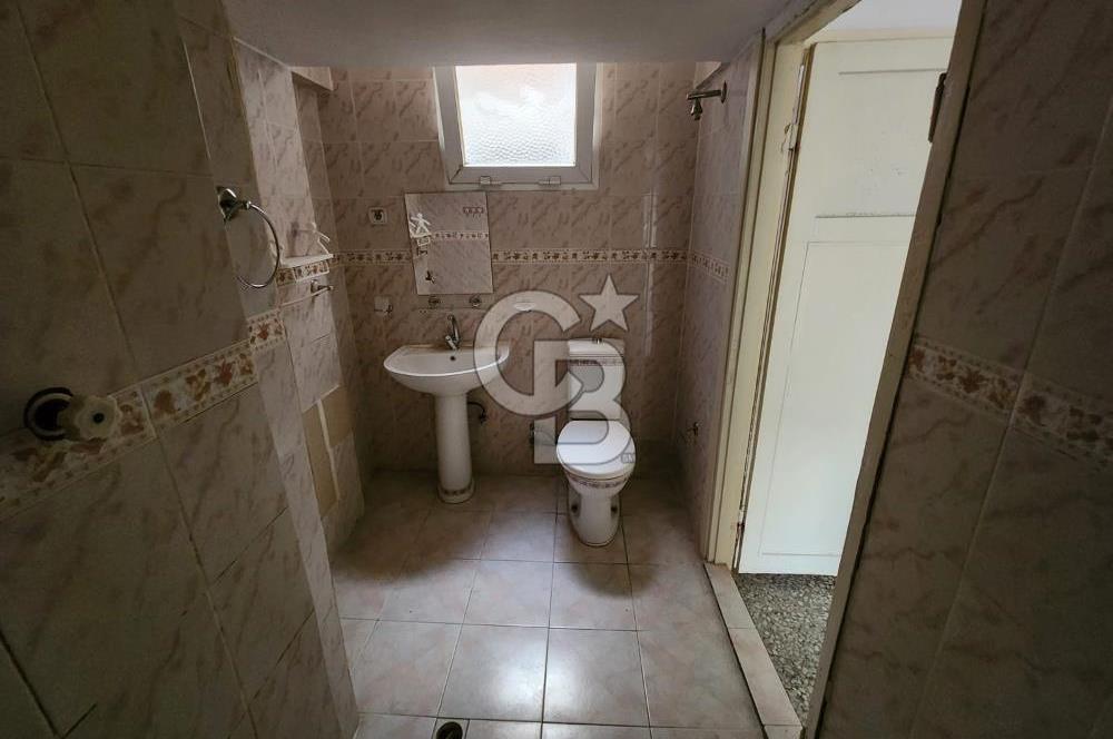 MENEMEN ÇARŞI MERMERLİ MAHALLESİNDE SATILIK ARA KAT 2+1 DAİRE