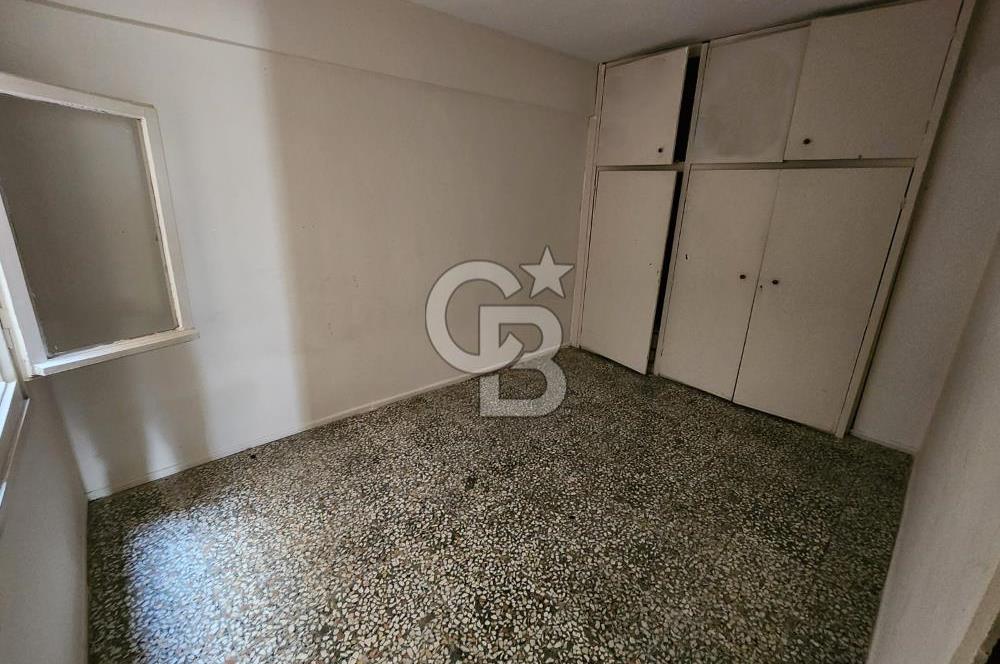 MENEMEN ÇARŞI MERMERLİ MAHALLESİNDE SATILIK ARA KAT 2+1 DAİRE