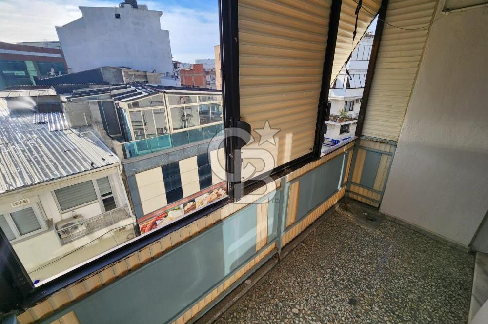 MENEMEN ÇARŞI MERMERLİ MAHALLESİNDE SATILIK ARA KAT 2+1 DAİRE