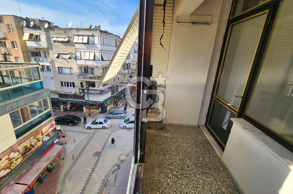 MENEMEN ÇARŞI MERMERLİ MAHALLESİNDE SATILIK ARA KAT 2+1 DAİRE