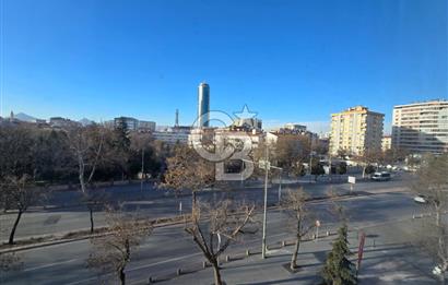 COLDWELL BANKER'DAN ŞEHİR MERKEZİNDE KİRALIK 3+1 DAİRE