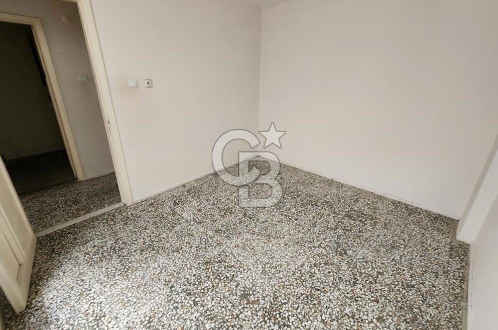 MENEMEN ÇARŞI MERMERLİ MAHALLESİNDE SATILIK ARA KAT 2+1 DAİRE