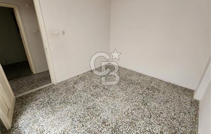 MENEMEN ÇARŞI MERMERLİ MAHALLESİNDE SATILIK ARA KAT 2+1 DAİRE