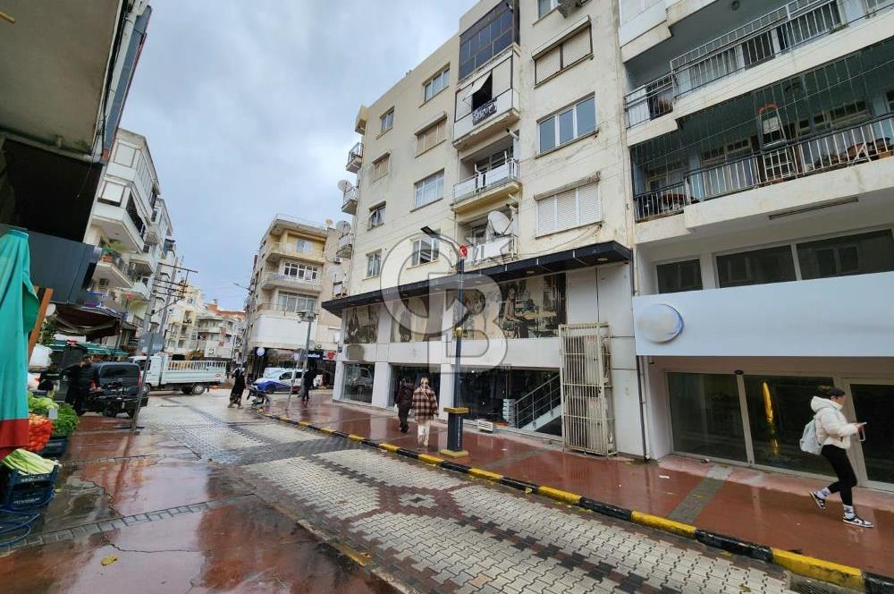 MENEMEN ÇARŞI MERMERLİ MAHALLESİNDE SATILIK ARA KAT 2+1 DAİRE