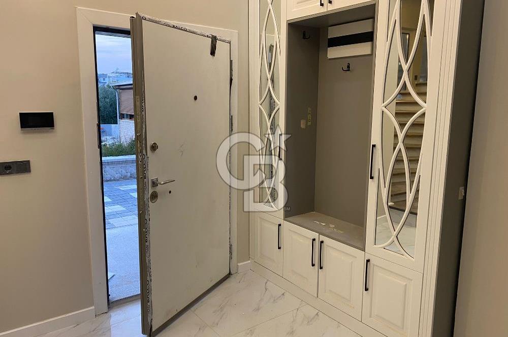 EVONA GAYRİMENKULDEN GÜLBAHÇE'de SATILIK 5+2 HAVUZLU VİLLA