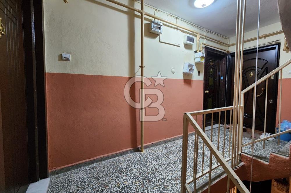 MENEMEN ÇARŞI MERMERLİ MAHALLESİNDE SATILIK ARA KAT 2+1 DAİRE
