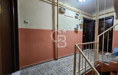 MENEMEN ÇARŞI MERMERLİ MAHALLESİNDE SATILIK ARA KAT 2+1 DAİRE
