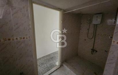 MENEMEN ÇARŞI MERMERLİ MAHALLESİNDE SATILIK ARA KAT 2+1 DAİRE