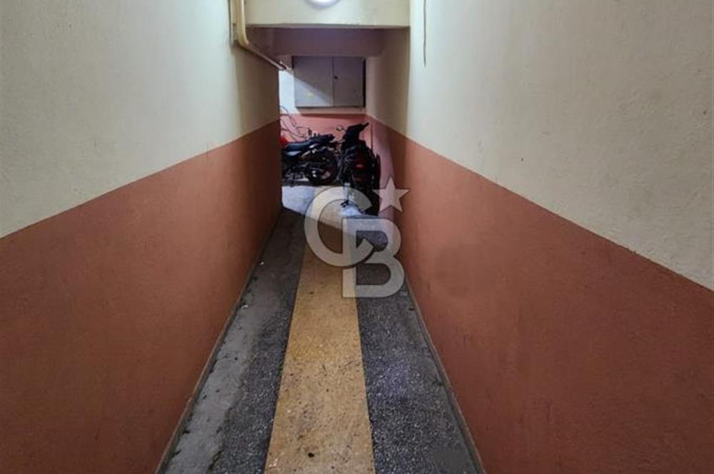 MENEMEN ÇARŞI MERMERLİ MAHALLESİNDE SATILIK ARA KAT 2+1 DAİRE