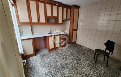 MENEMEN ÇARŞI MERMERLİ MAHALLESİNDE SATILIK ARA KAT 2+1 DAİRE