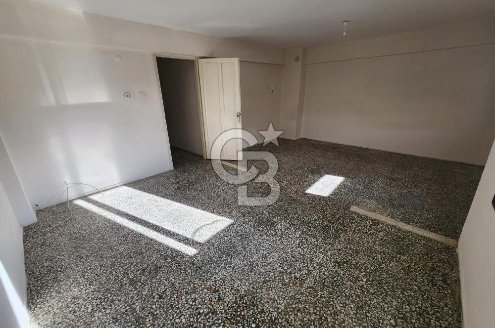 MENEMEN ÇARŞI MERMERLİ MAHALLESİNDE SATILIK ARA KAT 2+1 DAİRE