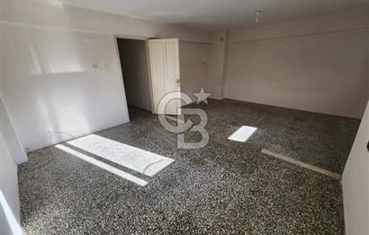 MENEMEN ÇARŞI MERMERLİ MAHALLESİNDE SATILIK ARA KAT 2+1 DAİRE