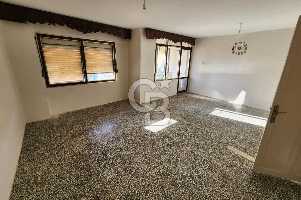 MENEMEN ÇARŞI MERMERLİ MAHALLESİNDE SATILIK ARA KAT 2+1 DAİRE