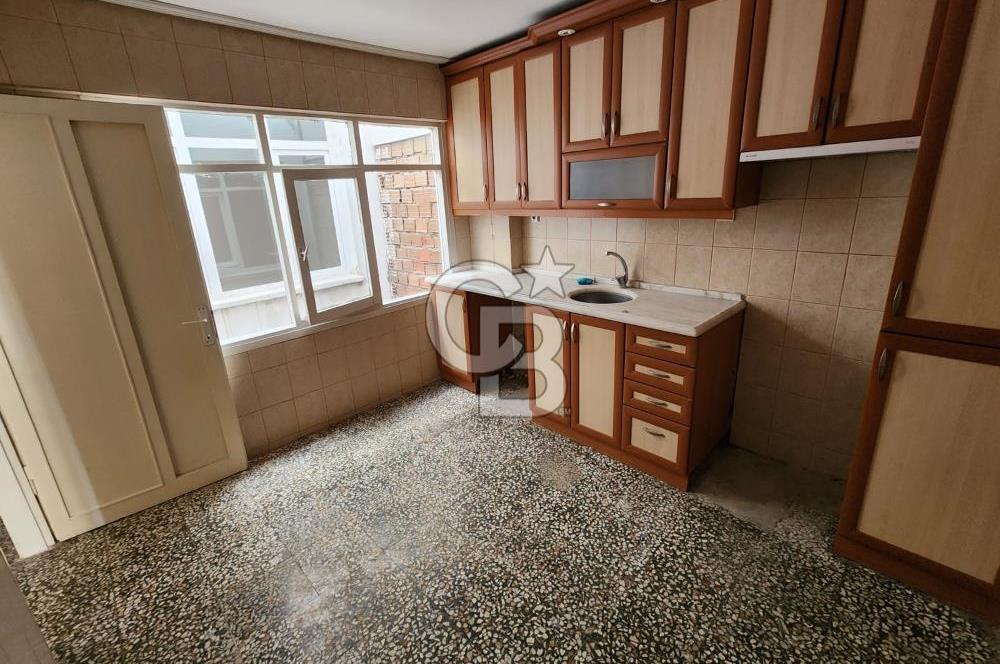 MENEMEN ÇARŞI MERMERLİ MAHALLESİNDE SATILIK ARA KAT 2+1 DAİRE