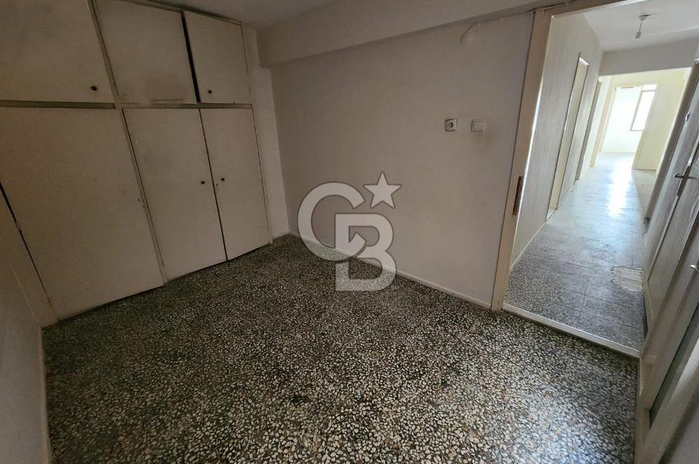 MENEMEN ÇARŞI MERMERLİ MAHALLESİNDE SATILIK ARA KAT 2+1 DAİRE