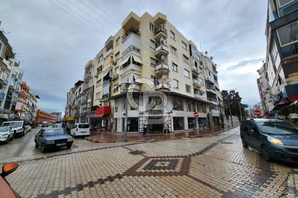 MENEMEN ÇARŞI MERMERLİ MAHALLESİNDE SATILIK ARA KAT 2+1 DAİRE