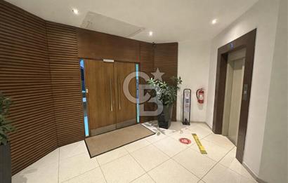 KAVACIK MERKEZDE SATILIK EŞSİZ 800 m2 PLAZA KATI