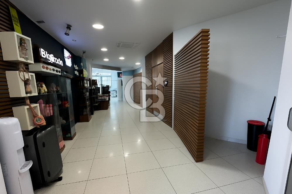 KAVACIK MERKEZDE SATILIK EŞSİZ 800 m2 PLAZA KATI